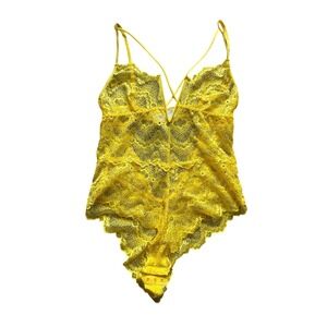 Cosmopolitan Yellow Lace Bodysuit Lingerie Floral Scalloped V-Neck COS020 Medium